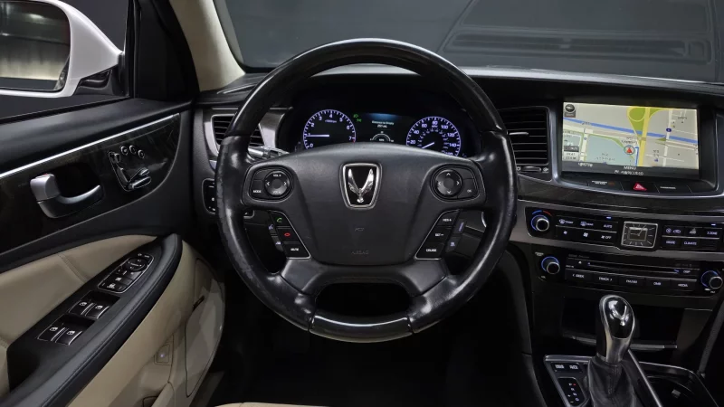 Hyundai Equus