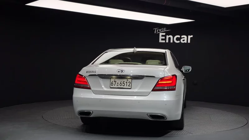 Hyundai Equus
