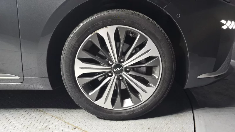 Kia K8