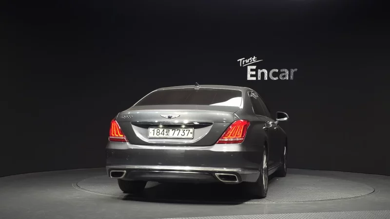Genesis EQ900