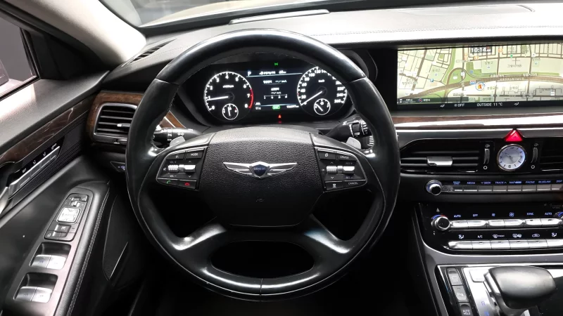 Genesis EQ900