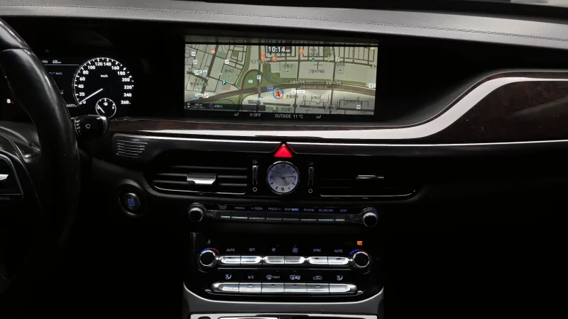 Genesis EQ900