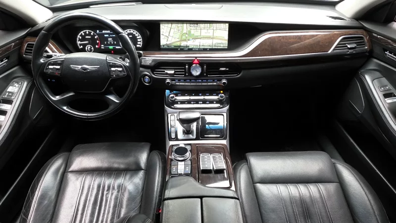 Genesis EQ900