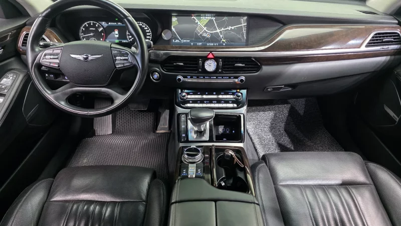 Genesis EQ900