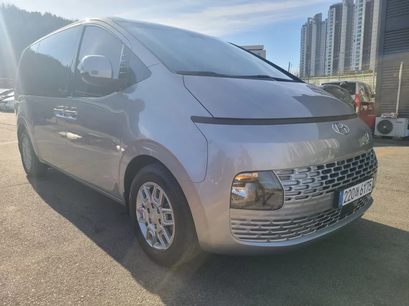 Hyundai Staria
