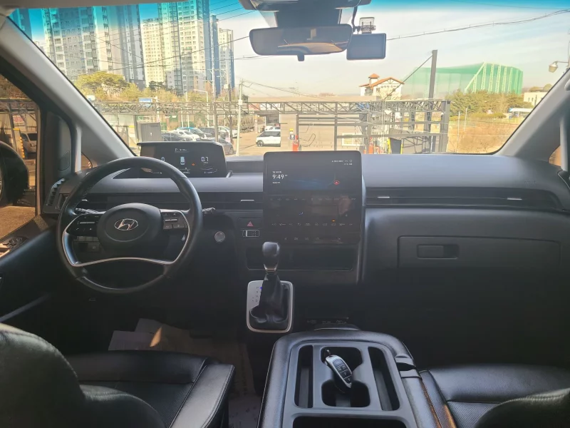 Hyundai Staria