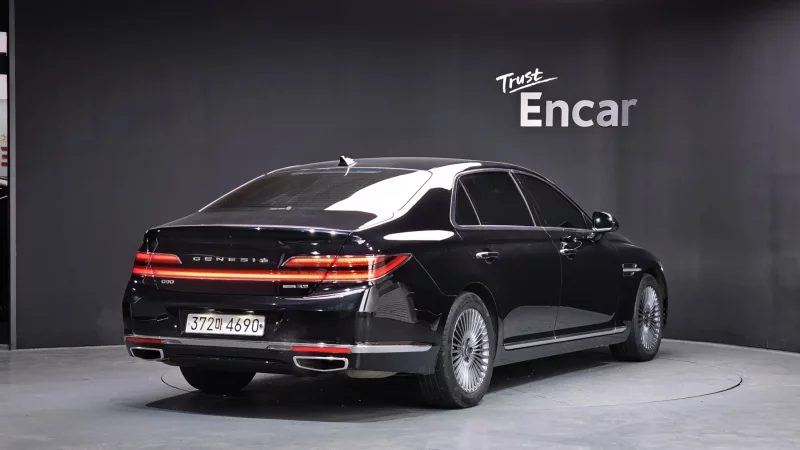 Genesis G90