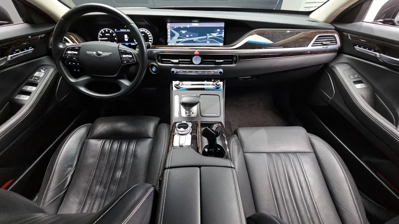 Genesis G90