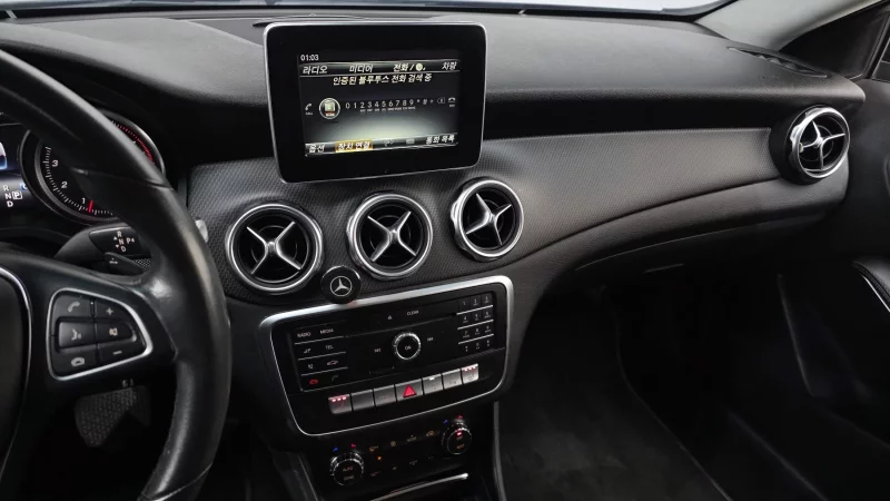 Mercedes-Benz GLA-Class