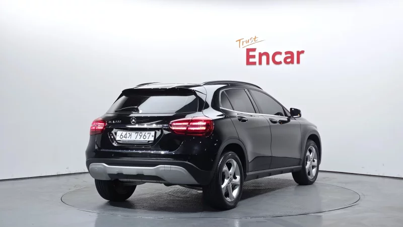 Mercedes-Benz GLA-Class