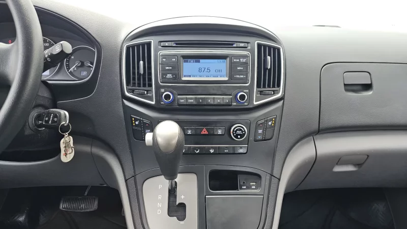 Hyundai Grand Starex