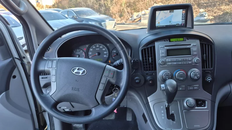 Hyundai Grand Starex