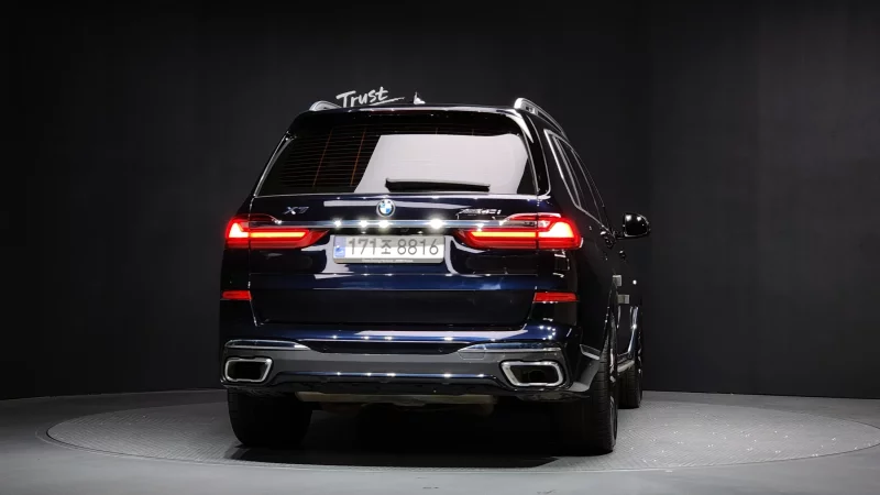 BMW X7