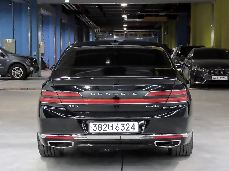 Genesis G90