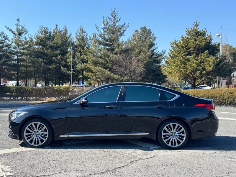 Hyundai Genesis