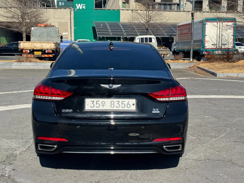 Hyundai Genesis