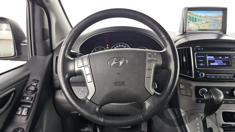 Hyundai Grand Starex