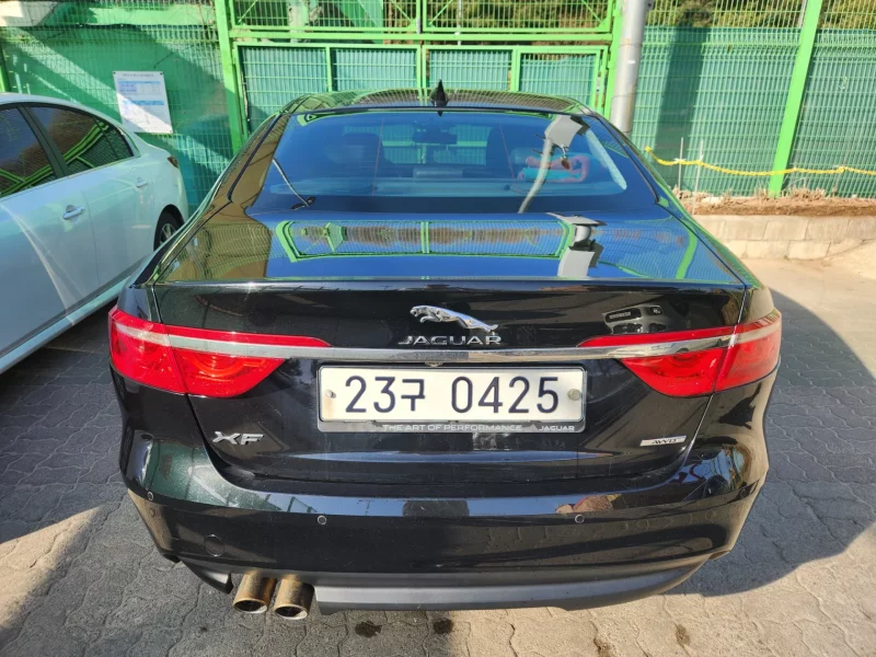 Jaguar XF