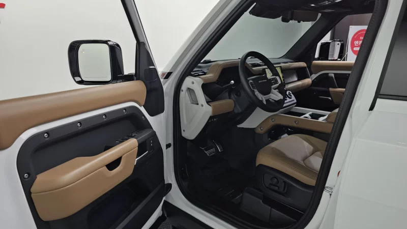 Land Rover DEFENDER