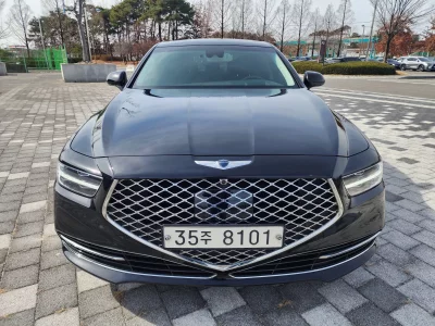 Genesis G90
