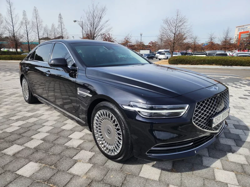 Genesis G90