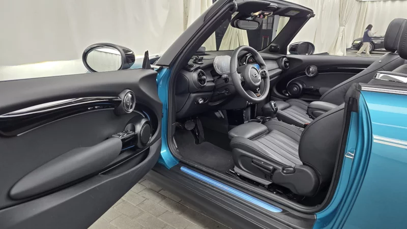 MINI Cooper Convertible