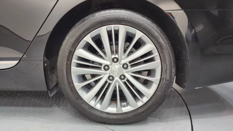 Hyundai Aslan