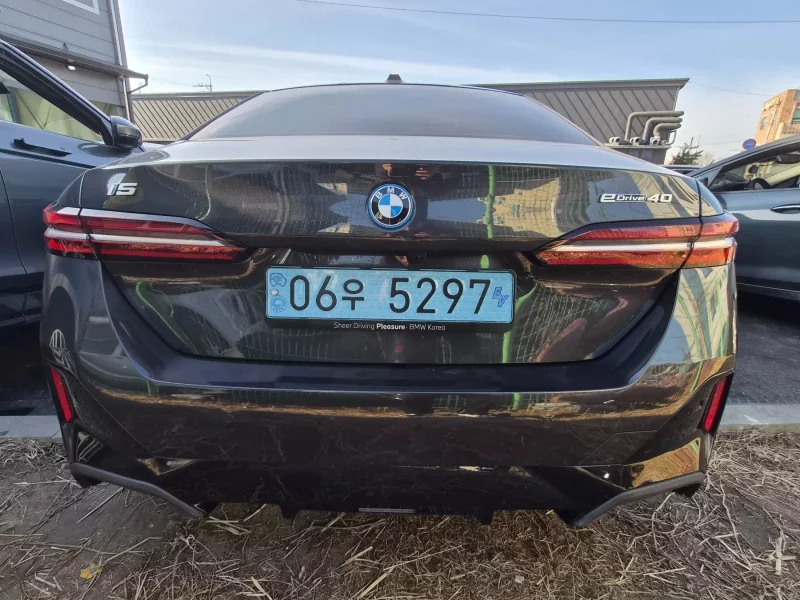 BMW i5