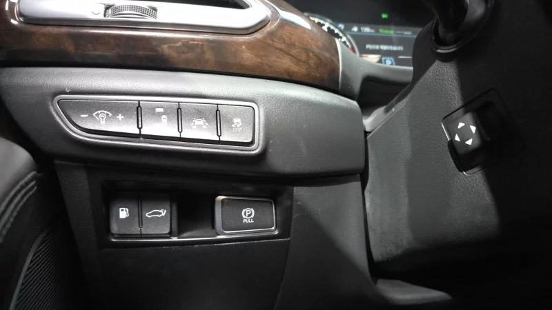 Genesis EQ900