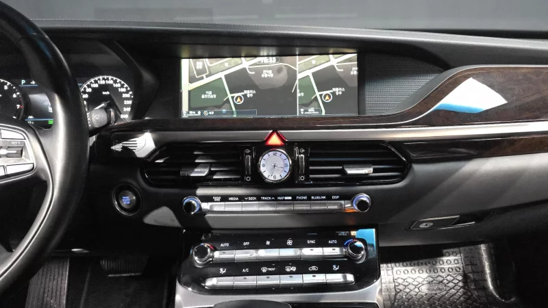 Genesis EQ900