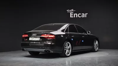 Audi S8