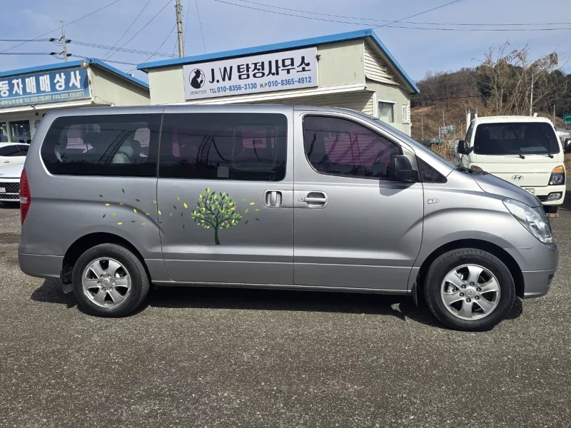 Hyundai Starex