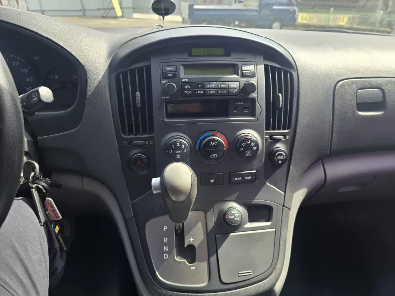 Hyundai Starex
