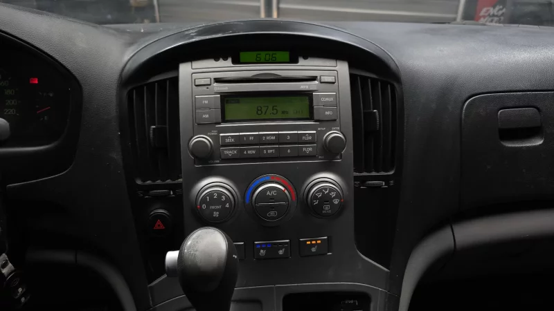 Hyundai Grand Starex
