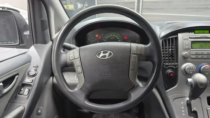 Hyundai Grand Starex