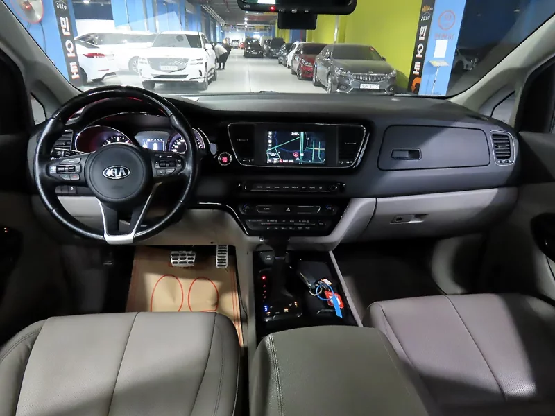 Kia Carnival