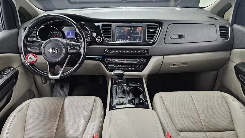 Kia Carnival