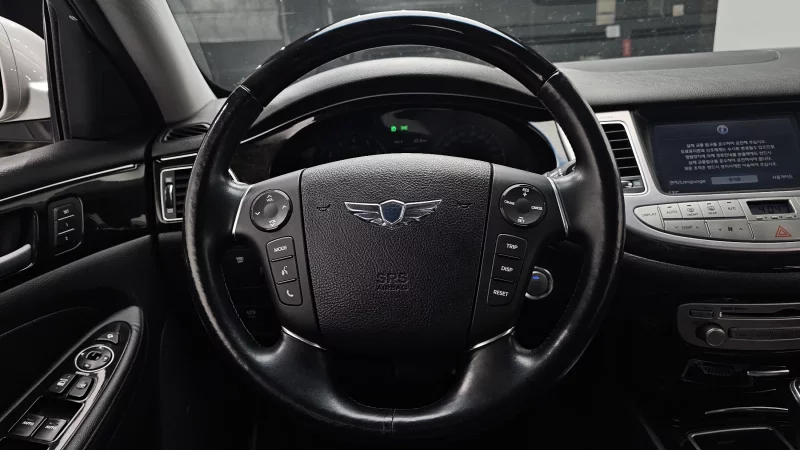 Hyundai Genesis