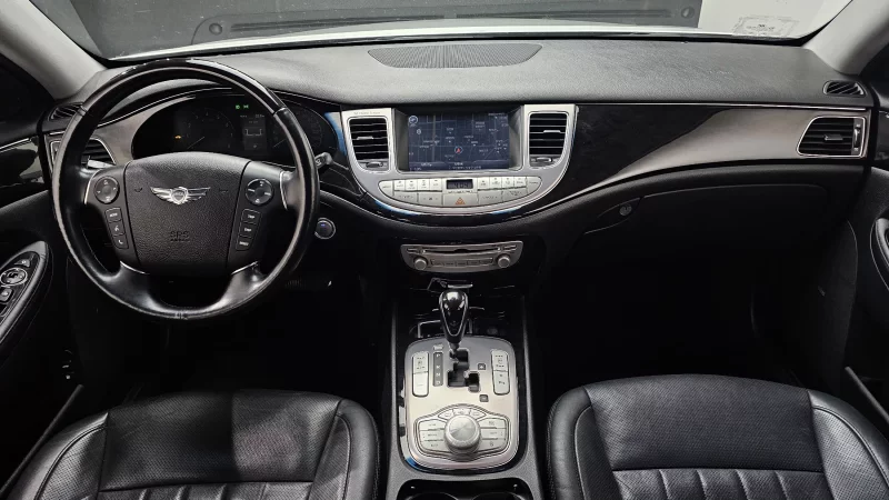 Hyundai Genesis