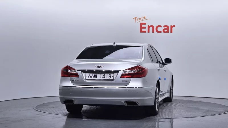 Hyundai Genesis