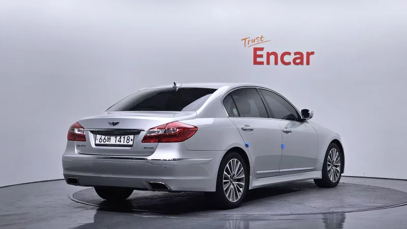 Hyundai Genesis
