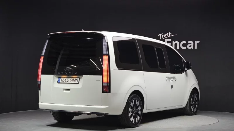 Hyundai Staria