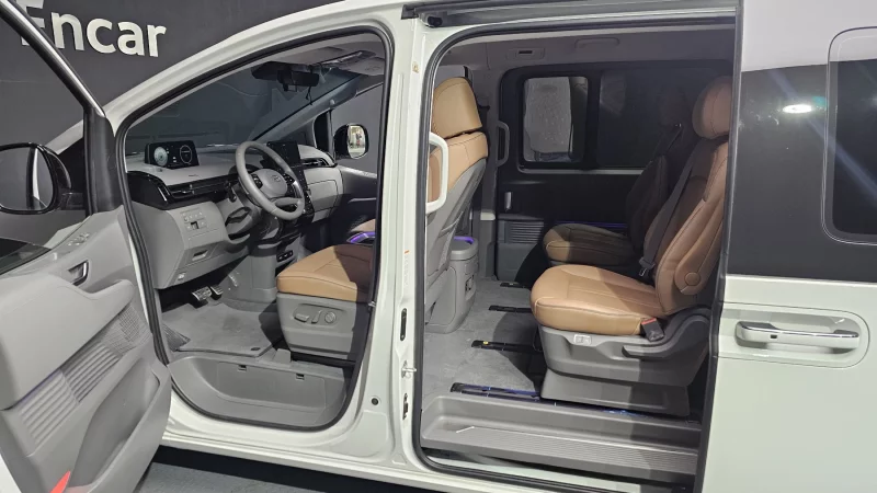 Hyundai Staria