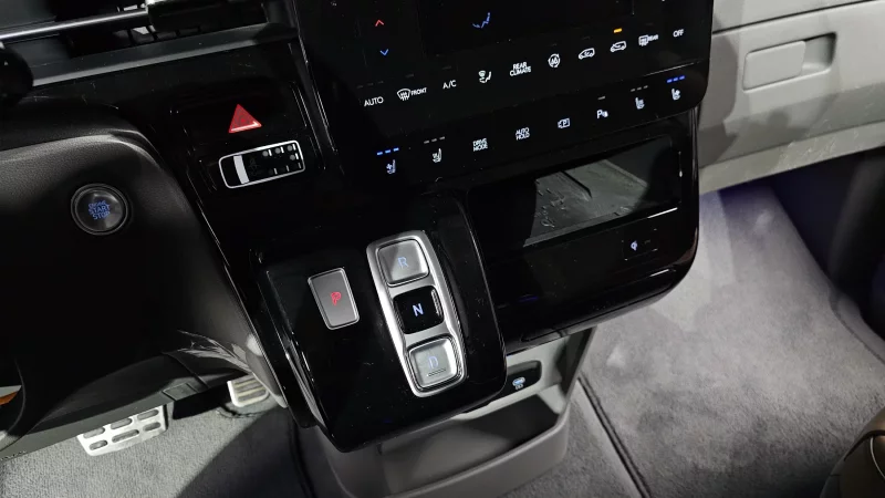 Hyundai Staria