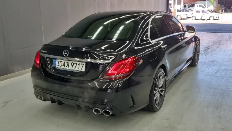 Mercedes-Benz C-Class