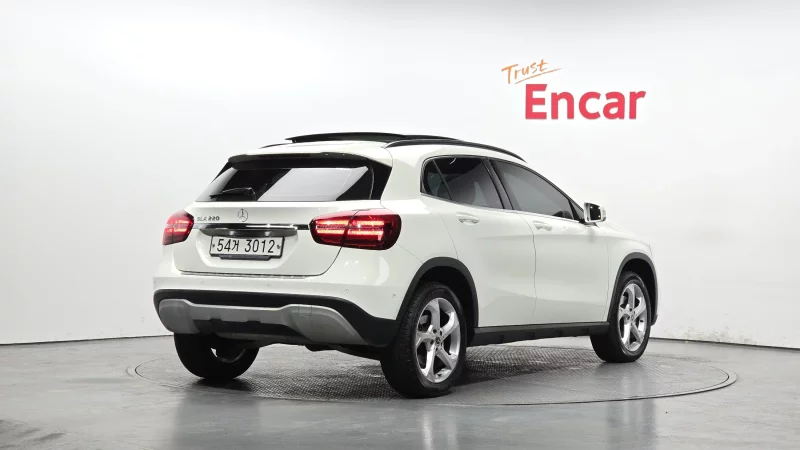 Mercedes-Benz GLA-Class