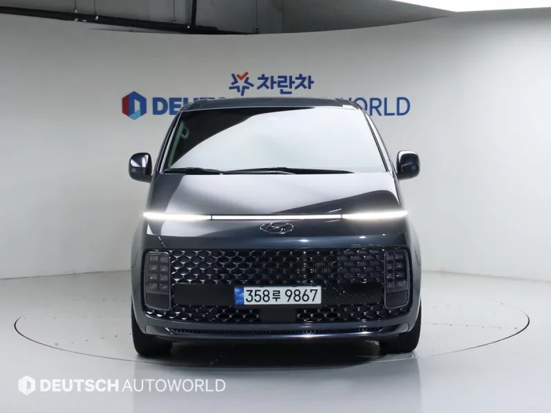 Hyundai Staria