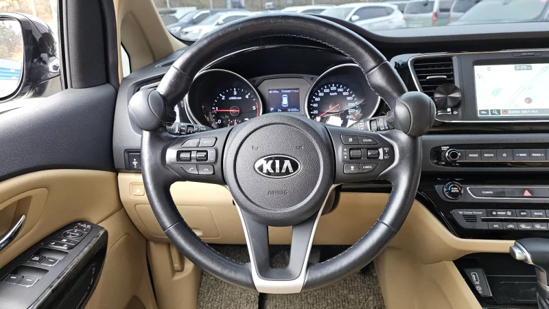 Kia Carnival