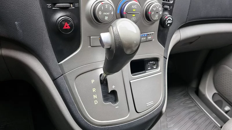 Hyundai Starex