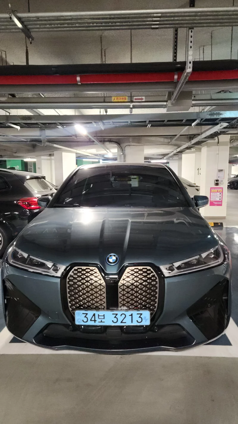 BMW iX